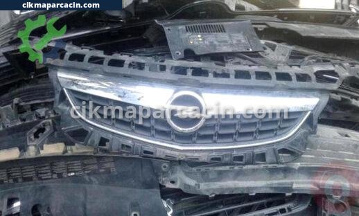 Opel Corsa Ön Panjur çıkma parça