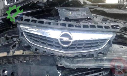 Opel Corsa Ön Panjur çıkma parça