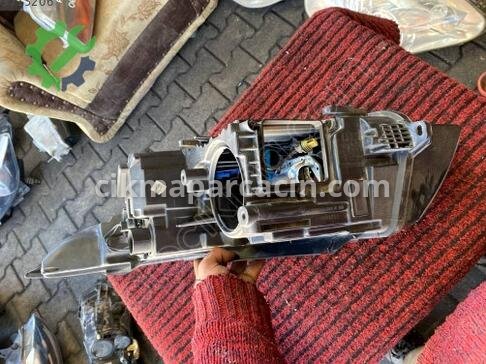 Land Rover Range Rover Sağ Ön Far çıkma parça