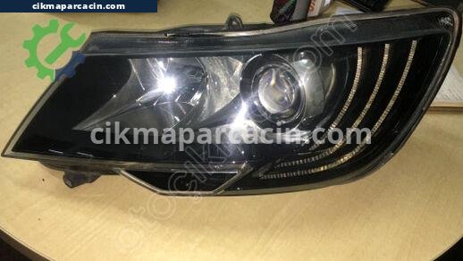 Skoda Superb Xenon Far çıkma parça