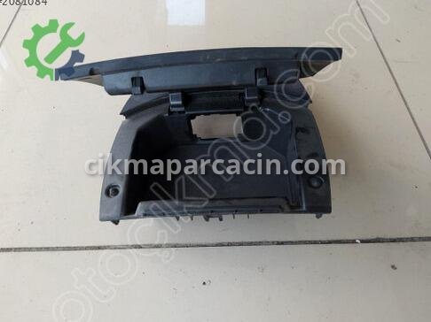 Ford Tourneo Courier Teyp çıkma parça