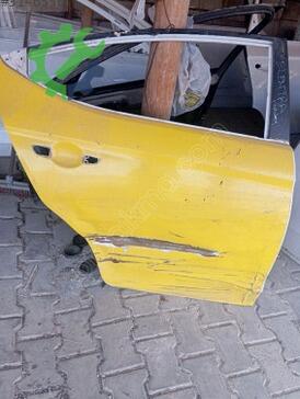 Hyundai Elantra Sağ Arka Kapı çıkma parça