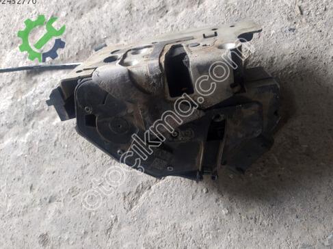 Ford Transit Sağ Ön Kapı Kilidi çıkma parça