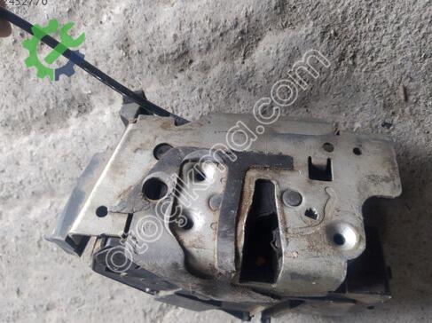 Ford Transit Sağ Ön Kapı Kilidi çıkma parça