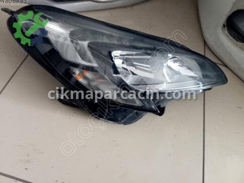 Opel Corsa Sağ Ön Far çıkma parça