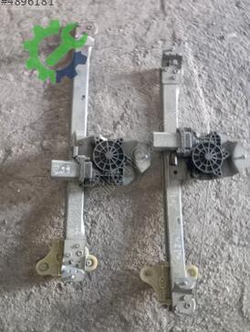 Renault Clio Sağ Ön Cam Krikosu çıkma parça