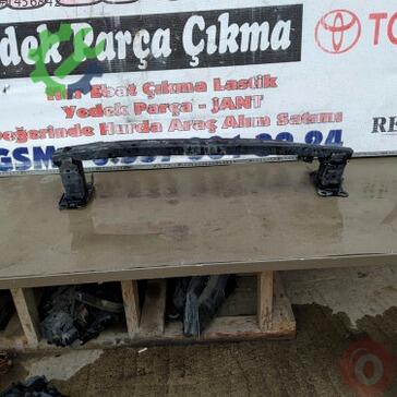 Renault Megane Ön Tampon Demiri çıkma parça