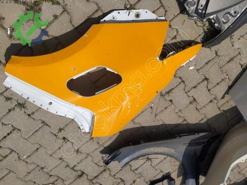 Renault Megane Sağ Arka Çamurluk çıkma parça