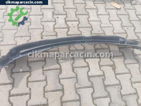 Ford Tourneo Courier Ön Cam Izgarası çıkma parça