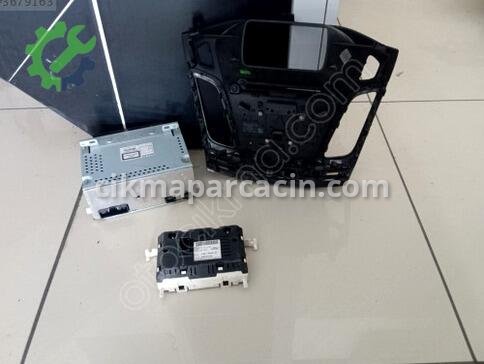 Ford Focus Cd - Çalar çıkma parça