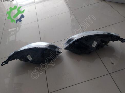 Peugeot 301 Sağ Ön Far çıkma parça