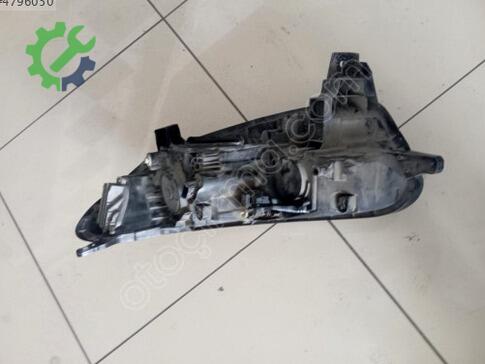 Renault Kadjar Sağ Ön Far çıkma parça