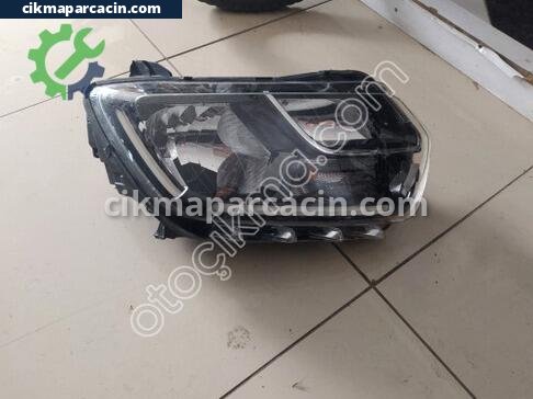 Dacia Duster Sağ Ön Far çıkma parça