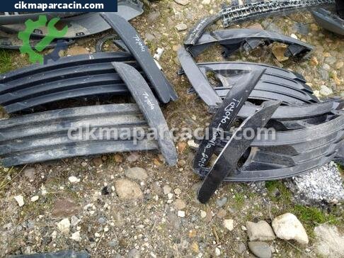 Toyota Corolla Sis Farı Çerçevesi çıkma parça