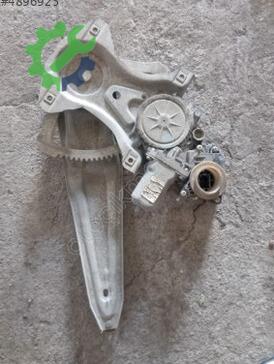 Toyota Corolla Sol Arka Cam Krikosu çıkma parça