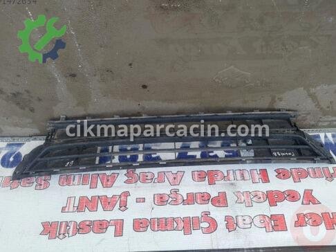 Volkswagen Passat Tampon Izgarası çıkma parça