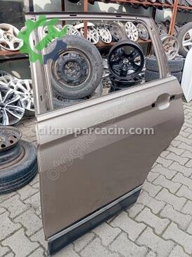 Volkswagen Tiguan Sol Arka Kapı çıkma parça