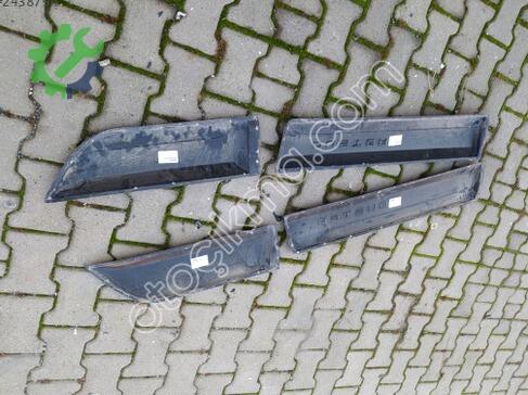 Dacia Duster Sağ Kapı Çıtası çıkma parça