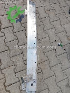 Peugeot 3008 Ön Tampon Demiri çıkma parça