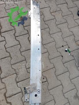 Peugeot 3008 Ön Tampon Demiri çıkma parça