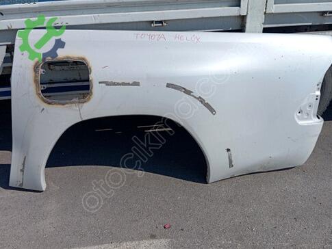 Toyota Hilux Sol Arka Çamurluk çıkma parça