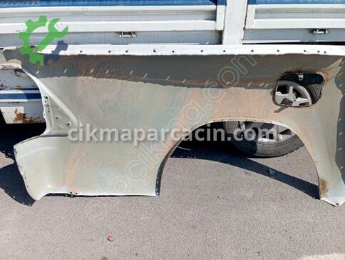 Toyota Hilux Sol Arka Çamurluk çıkma parça