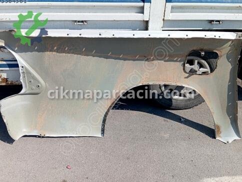 Toyota Hilux Sol Arka Çamurluk çıkma parça