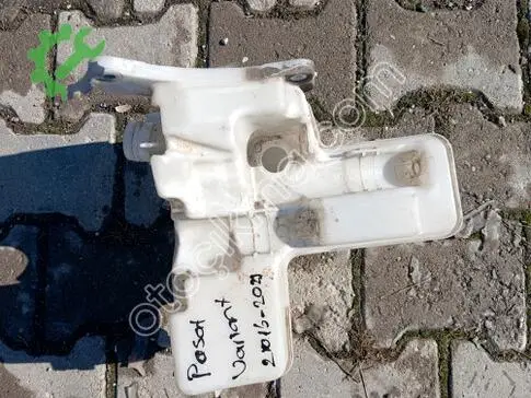 Volkswagen Passat Cam Suyu Deposu çıkma parça