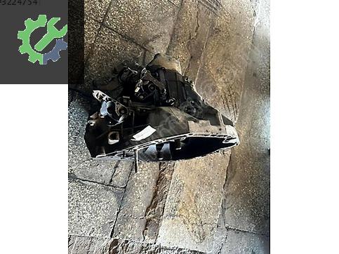 Dacia Dokker Transfer Kutusu çıkma parça