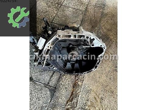 Dacia Dokker Transfer Kutusu çıkma parça