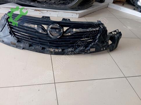 Opel Crossland Ön Panjur çıkma parça