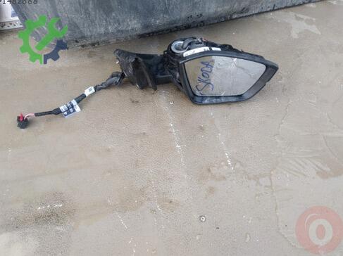 Skoda Octavia Sağ Dış Ayna çıkma parça