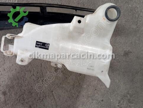 Toyota Hilux Cam Suyu Deposu çıkma parça
