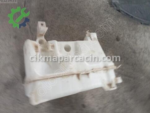 Toyota Hilux Cam Suyu Deposu çıkma parça