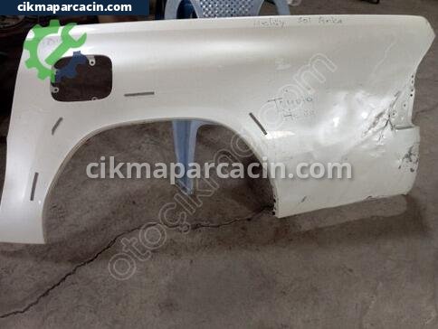 Toyota Hilux Sol Arka Çamurluk çıkma parça