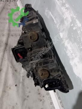 Renault Megane Sağ Ön Far çıkma parça
