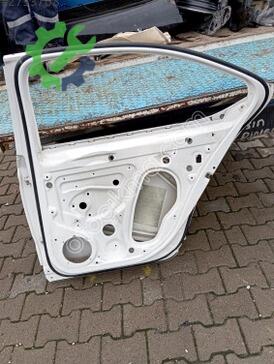 Skoda Superb Sağ Arka Kapı çıkma parça