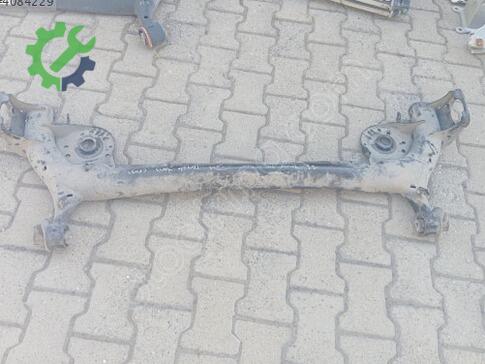 Toyota Yaris Arka Dingil çıkma parça