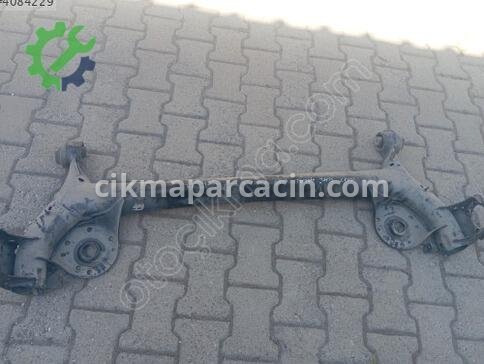 Toyota Yaris Arka Dingil çıkma parça