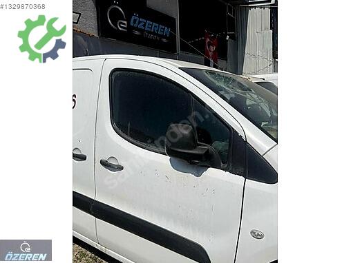 Peugeot Partner Sağ Ön Kapı çıkma parça