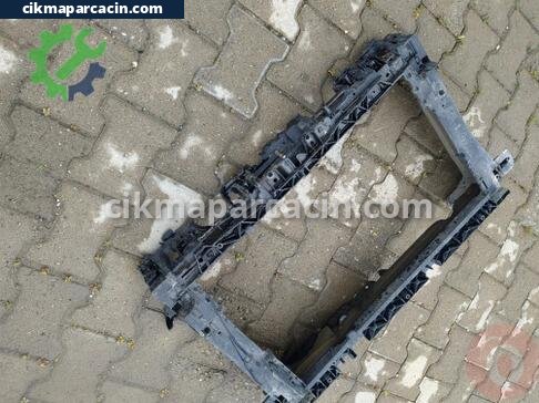 Ford Tourneo Courier Ön Panel çıkma parça