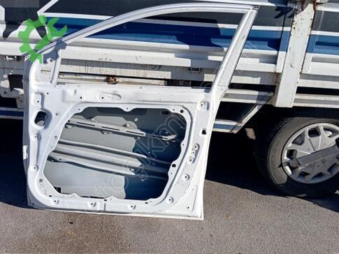 Kia Sportage Sağ Ön Kapı çıkma parça