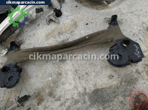 Peugeot 3008 Arka Dingil çıkma parça