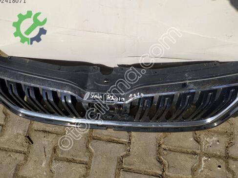 Skoda Kamiq Ön Panjur çıkma parça