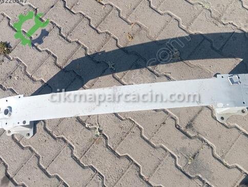 Ford Focus Ön Tampon Demiri çıkma parça