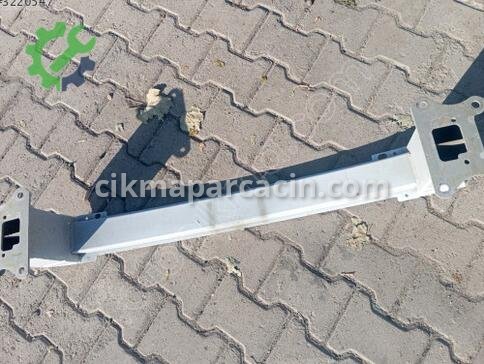 Ford Focus Ön Tampon Demiri çıkma parça