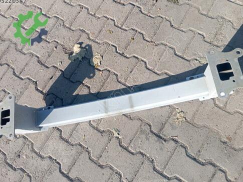 Ford Focus Ön Tampon Demiri çıkma parça