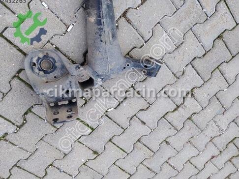 Opel Corsa Arka Dingil çıkma parça