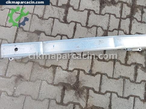 Peugeot 3008 Arka Tampon Demiri çıkma parça