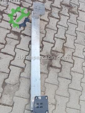 Peugeot 3008 Arka Tampon Demiri çıkma parça